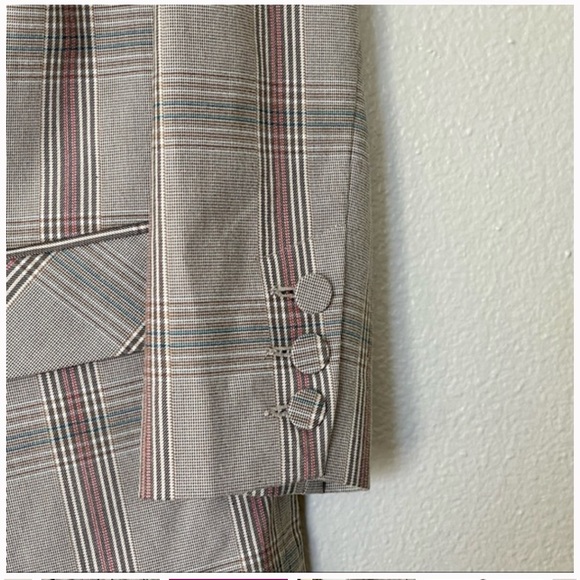 New!! ⭐️💞 Cabi Sleuth Blazer - Picture 9 of 13